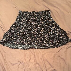 Junior’s Hippie Rose Black Floral Ruffled Skirt